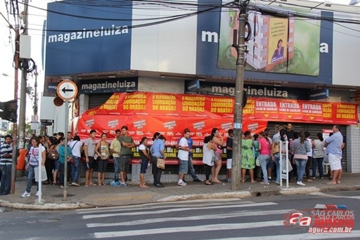 Magazine Luiza realiza tradicional liquidação nesta sexta-feira -