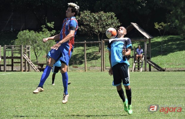 Três gols no segundo tempo deram a vitória aos catanduvenses contra o Lobão. Foto: Gustavo Curvelo/Divulgação -