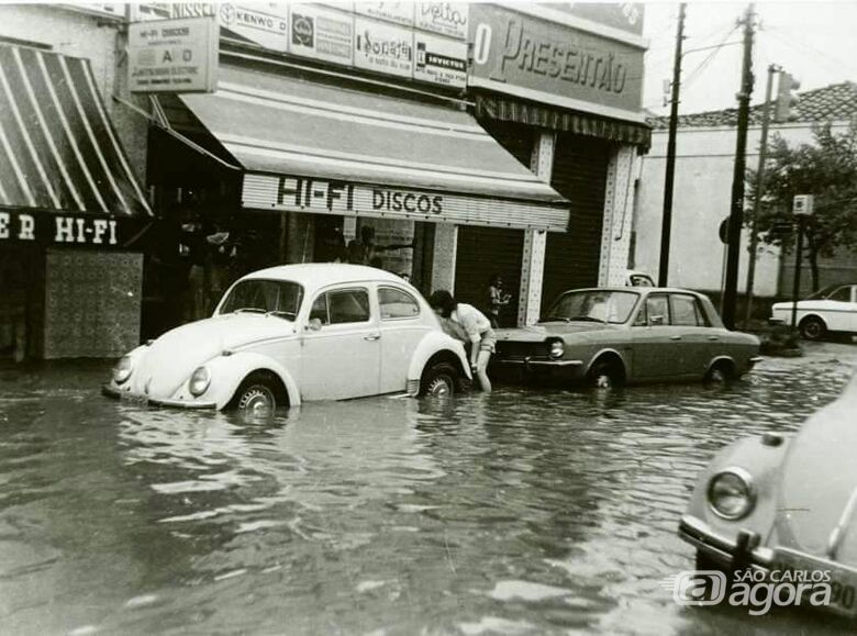 Centro de São Carlos sofre há décadas com enchente. Sem solução? - Crédito: Arquivo Pessoal