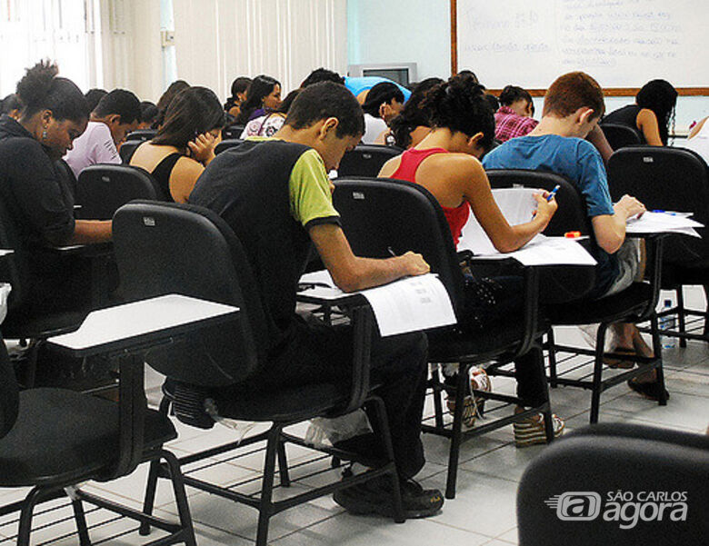 Alunos da rede estadual podem solicitar isenção da taxa do ...