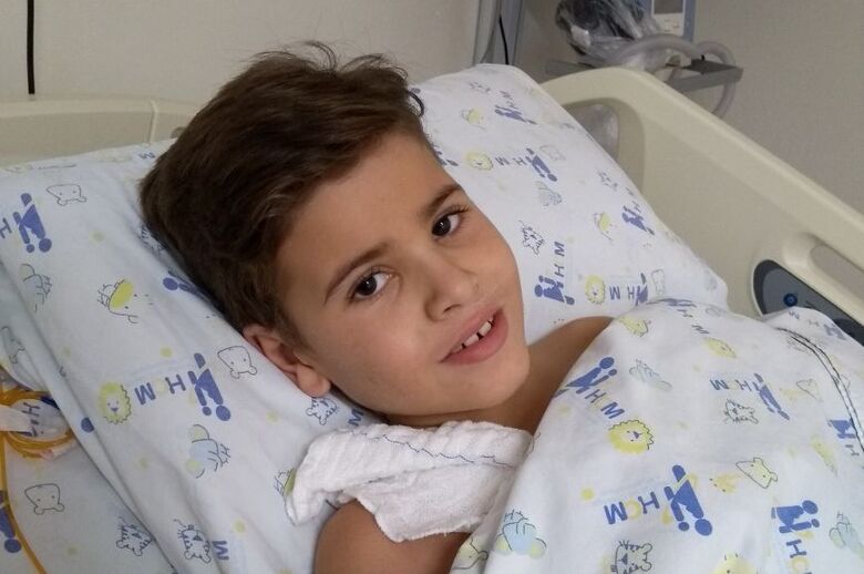 O pequeno Kauã necessita de ajuda. Colabore! Ele quer voltar a andar - Crédito: Divulgação