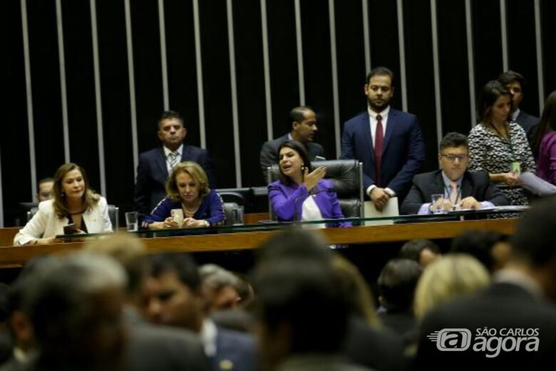 A sessão na Câmara foi presidida apenas por mulheres - Crédito: Wilson Dias/Agência Brasil