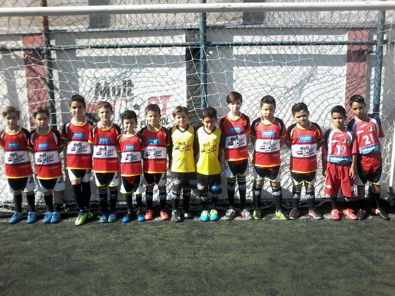 Garotada da Mult Sport estiveram em ação e proporcionaram boas partidas - Crédito: Divulgação