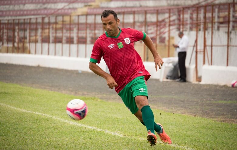 Palhinha, da Santista, participou ativamente da vitória do seu time - Crédito: Divulgação