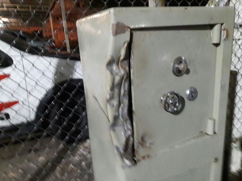 Cofre furtado em residência é localizado no Eduardo Abdelnur - Crédito: Maycon Maximino