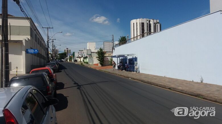 Julio Cesar aponta necessidade de travessia segura ou faixa de pedestres na região da Santa Casa - Crédito: Assessoria do vereador