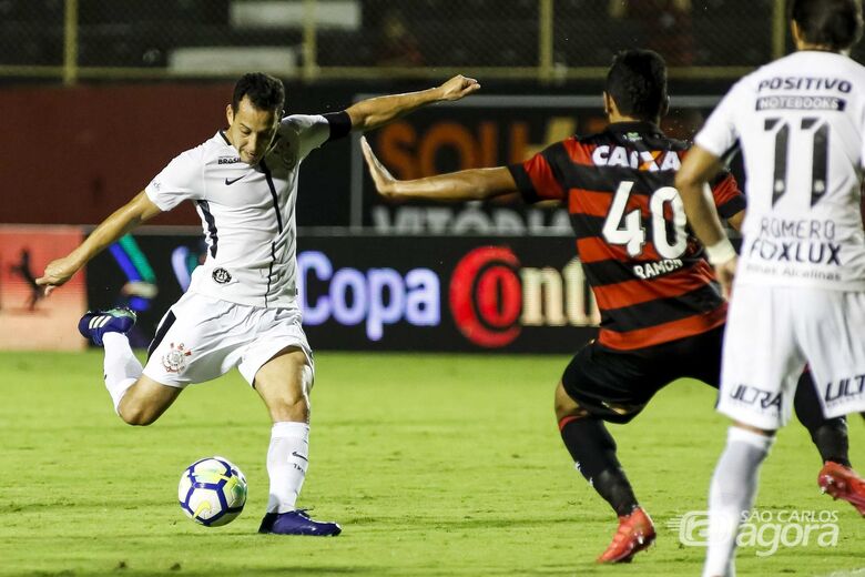 Corinthians e Vitória: jogo de muita intensidade e pouca criatividade - Crédito: Rodrigo Gazzanel/Agência Corinthians/Divulgação