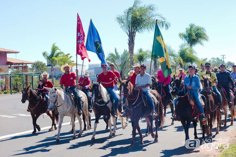 7ª Cavalgada de São Cristóvão reúne centenas de cavaleiros e amazonas em São Carlos [veja fotos] - Crédito: Marco Lucio