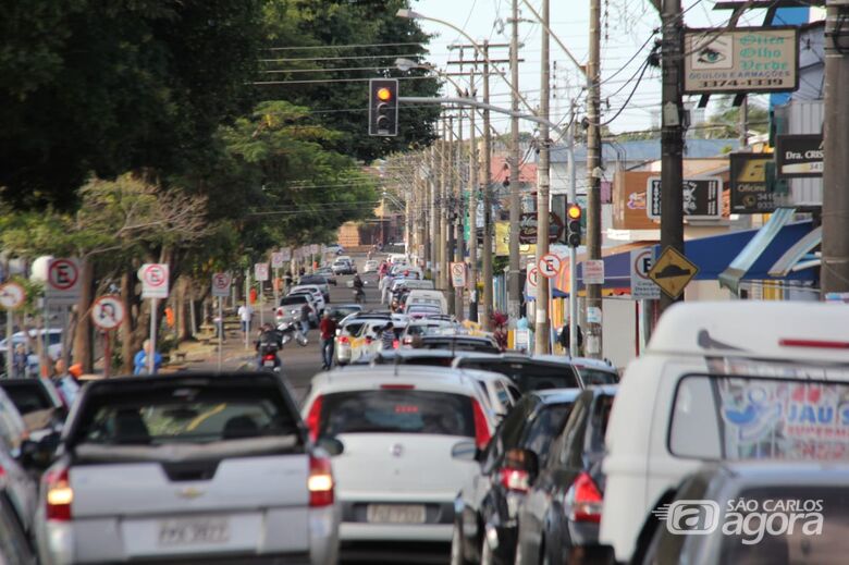 Fila de carros: motoristas buscam etanol para abastecer os veículos - Crédito: Maycon Maximino