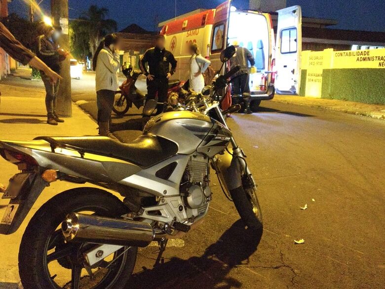 Motociclista sofre acidente no Centro - Crédito: Foto Luciano Lopes