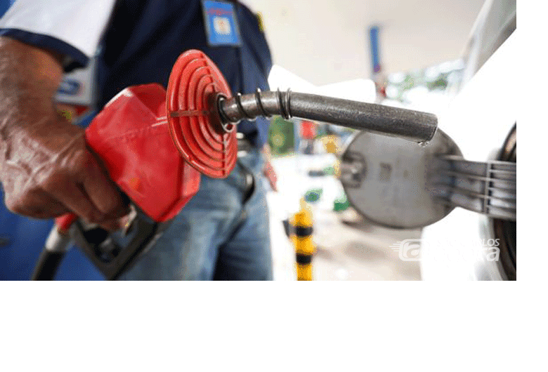 Petrobras aumenta preço da gasolina em 0,74% nas refinarias - Crédito: Agência Brasil