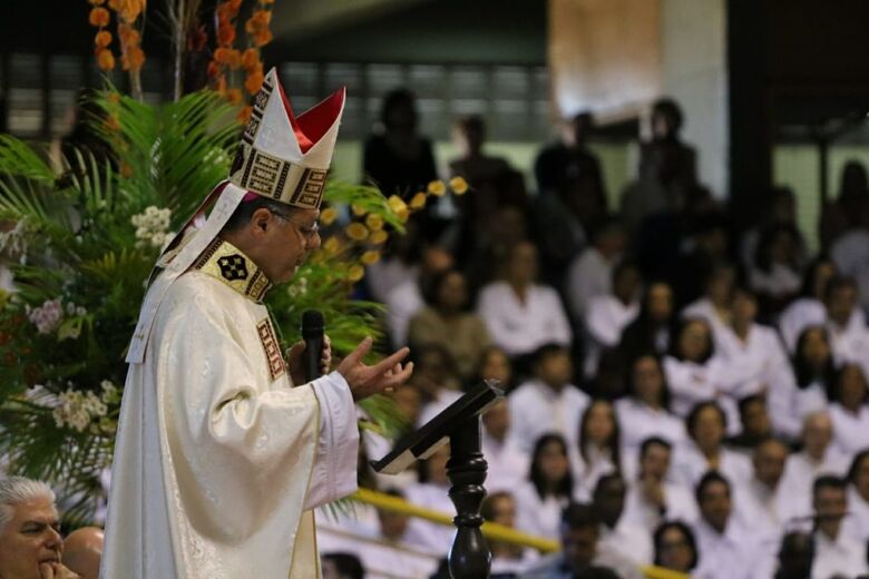 Corpus Christi leva seis mil fiéis ao ginásio Milton Olaio - Crédito: Daniel Silva e Reiza Lopes