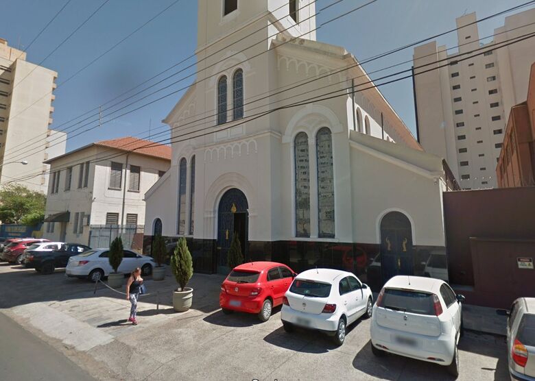 Ladrão furta cruz na igreja São Sebastião - 