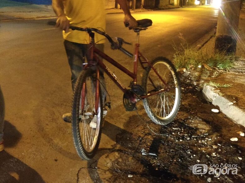 Ciclista fica ferido após ser atingido por carro na Capitão Luís Brandão - Crédito: Luciano Lopes