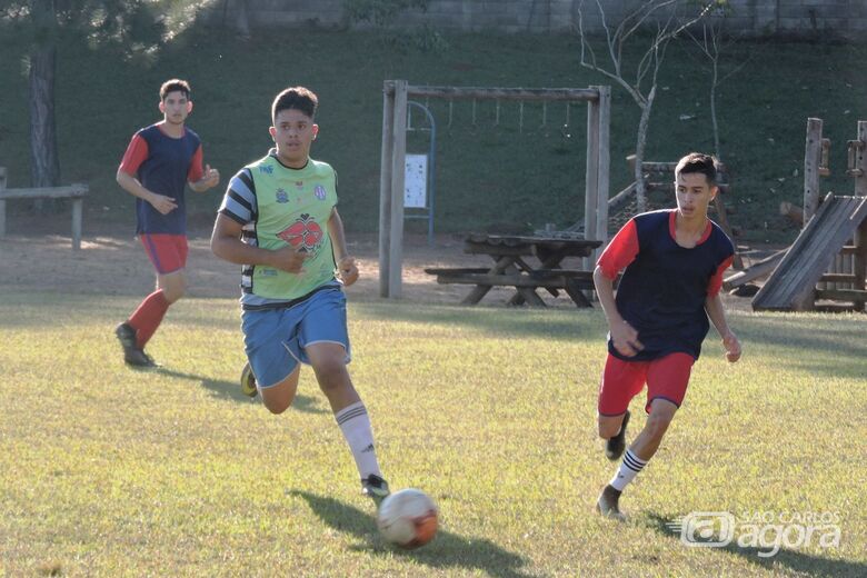 Atletas de São Carlos e região foram observados pela comissão técnica gremista - Crédito: Gustavo Curvelo/Divulgação