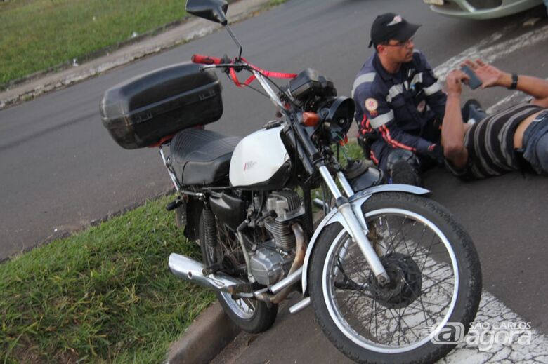 Motociclista se envolve em acidente na região da rodoviária - Crédito: Fotos Maycon Maximino