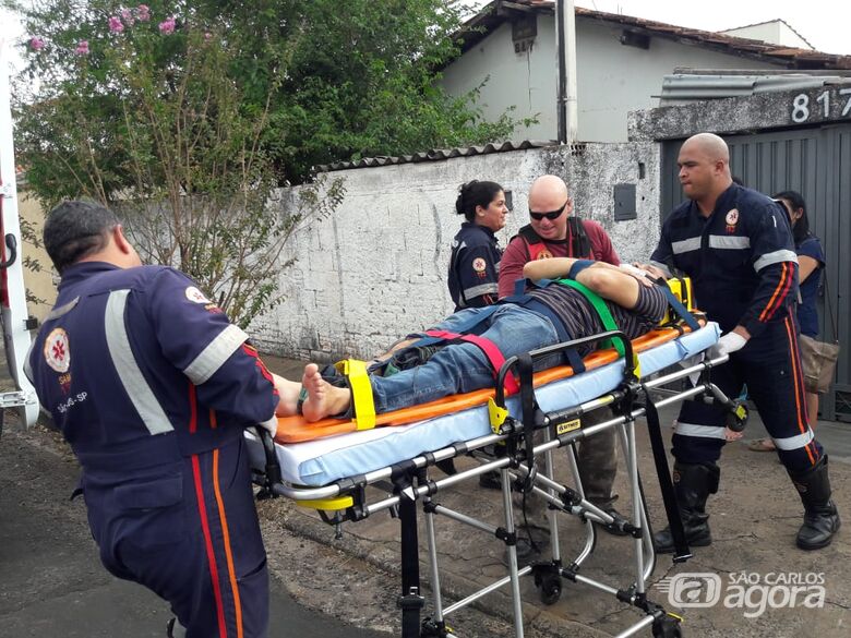 Motociclista se feriu e foi encaminhado a Santa Casa - Crédito: Maycon Maximino