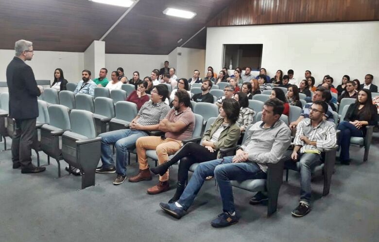 O evento foi conduzido pelo especialista em análise de crédito, Rogério Campos - Crédito: Divulgação