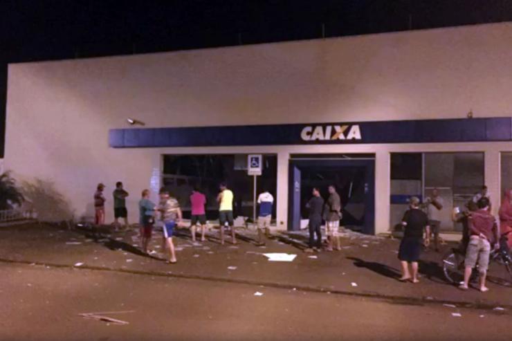 Bandidos explodem caixas eletrônicos na região de Barretos - Crédito: Redes Sociais