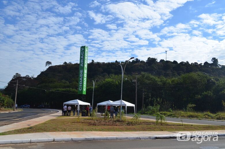 Prefeitura inaugura Praça Rotatória Gervásio Pereira da Piedade no Cidade Aracy - 