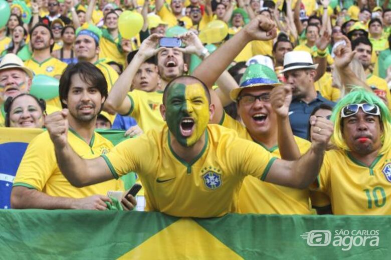 Governo encurta expediente em dias de jogos do Brasil na Copa - 
