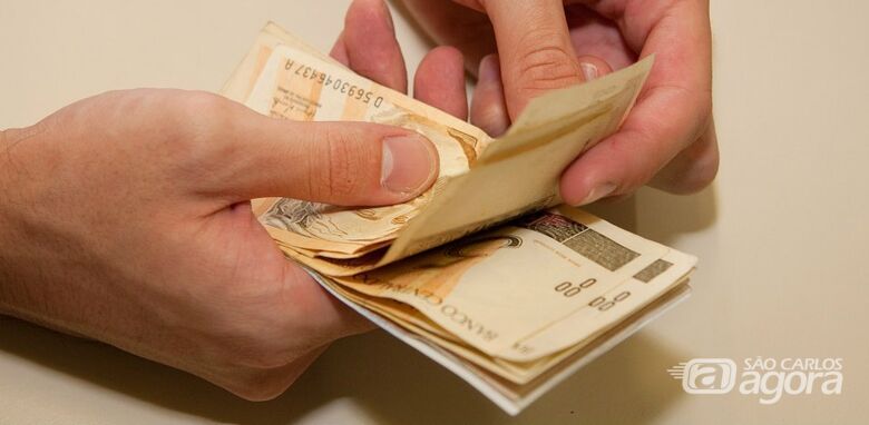Abono salarial: trabalhadores têm até o fim do mês para sacar o benefício -