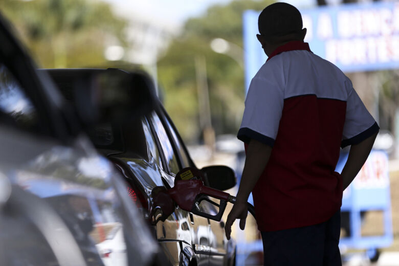 ANP fará consulta pública sobre reajustes de preços de combustíveis - Crédito: Agência Brasil