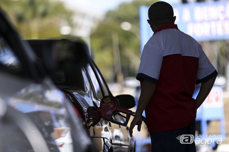 ANP fará consulta pública sobre reajustes de preços de combustíveis - Crédito: Agência Brasil