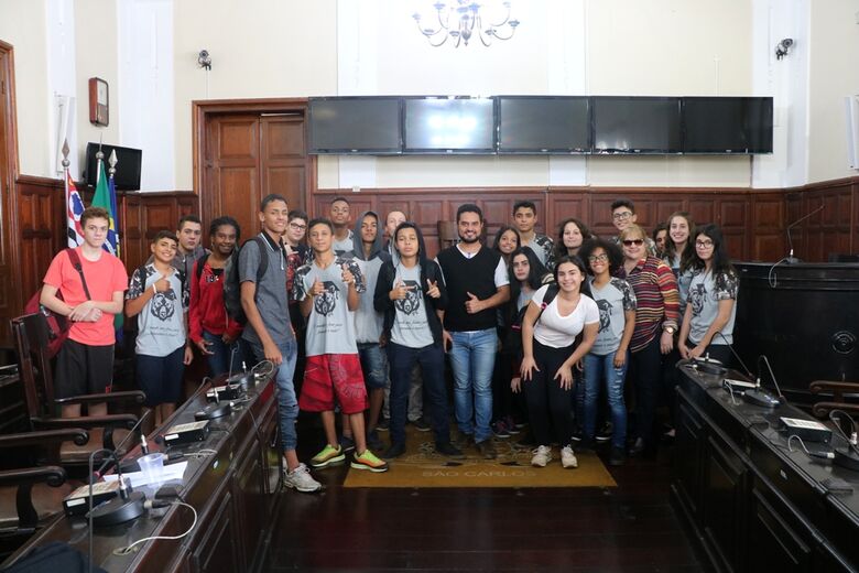 Alunos da escola Carmine Botta visitam a Câmara Municipal - Crédito: Divulgação