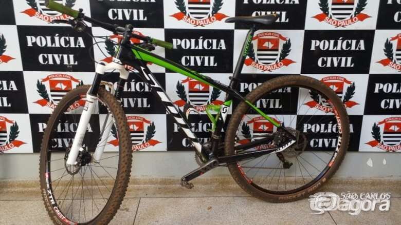 Na casa do acusado foram apreendidos, 1 motocicleta produto de furto, 4 bicicletas de alto valor - Crédito: X-Tudo Ribeirão