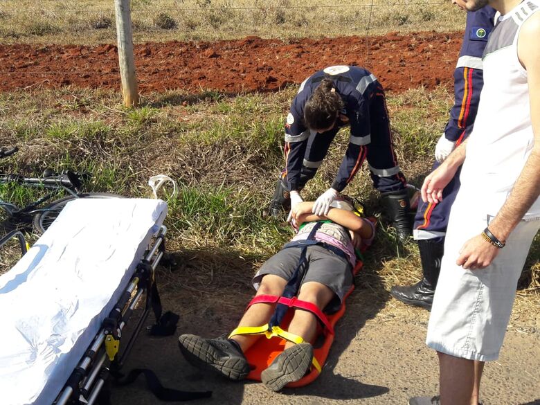 Lombada provoca queda de ciclista na Guilherme Scatena - Crédito: Maycon Maximino
