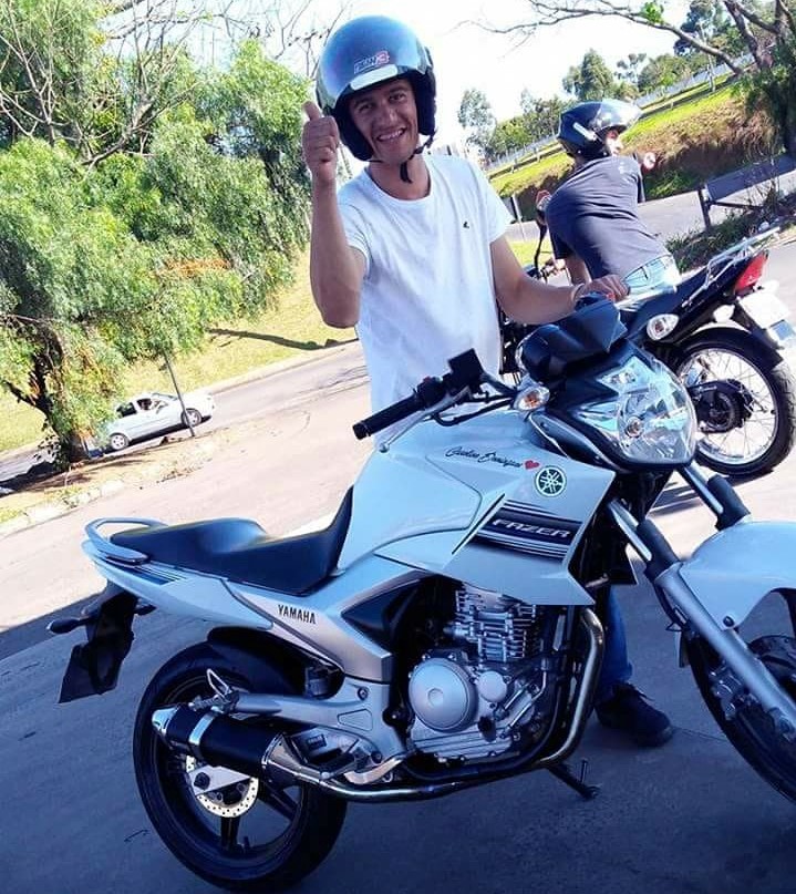 Família faz homenagem a motociclista que morreu em acidente - Crédito: Divulgação