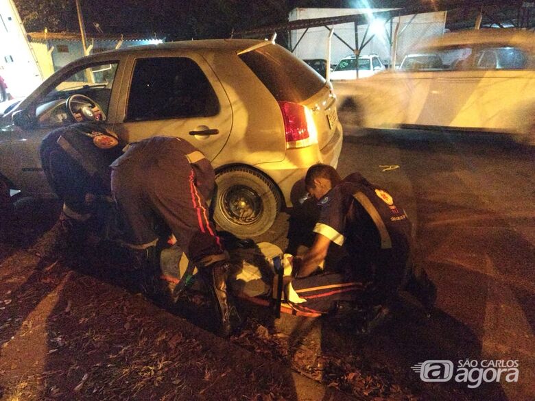 Colisão entre carro e caminhonete deixa jovem ferido na Vila Prado - Crédito: Luciano Lopes