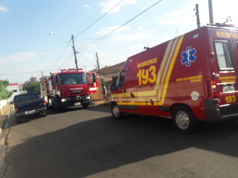 Homem inala fumaça e desmaia em princípio de incêndio - Crédito: Maycon Maximino