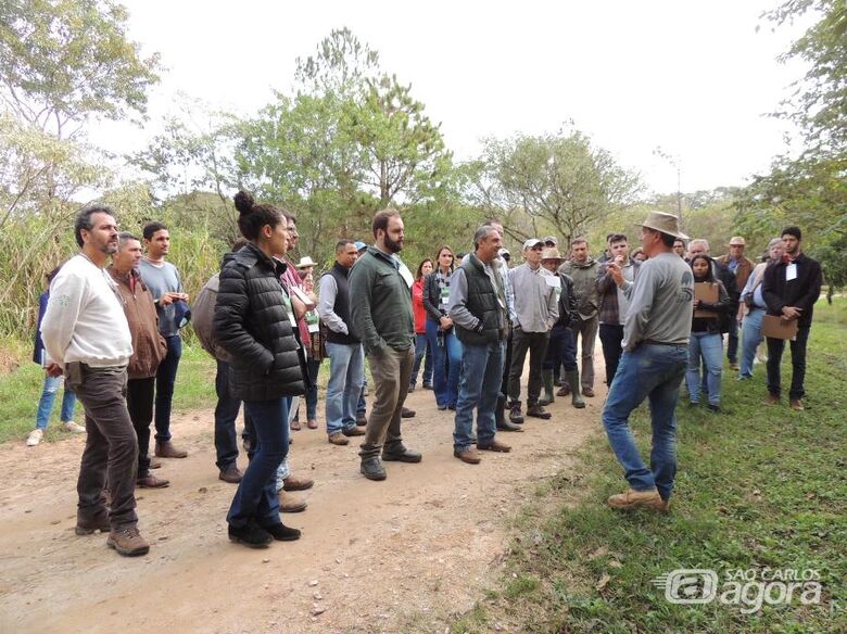 Produtores e técnicos participam de curso de produção orgânica de leite em São Carlos - Crédito: Ana Maio