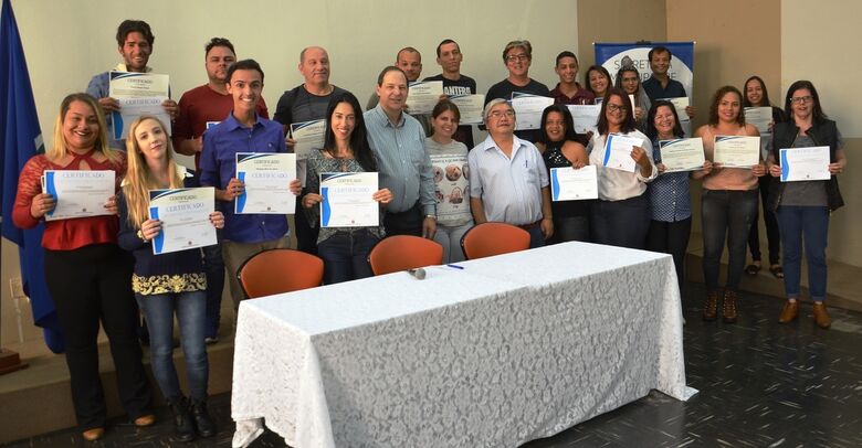 Certificados são entregues para 30 alunos do curso - Crédito: Divulgação