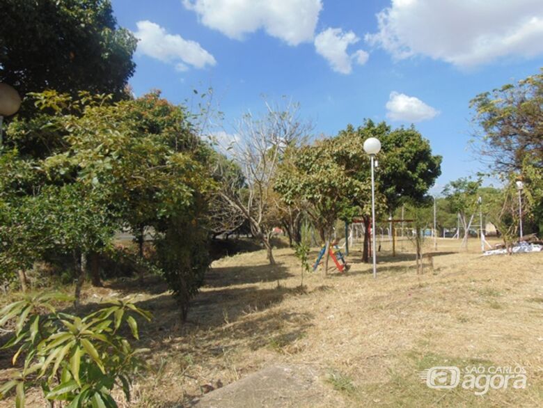 Parquinho, campo de futebol e no perímetro do córrego localizado no Parque Delta passam por manutenção - Crédito: Divulgação