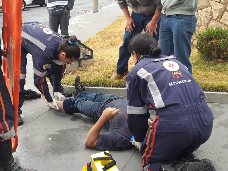 Motociclista sofre queda na região do Senai - Crédito: Maycon Maximino