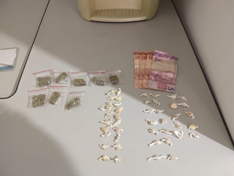 Policiais da Rocam flagram desocupado com drogas no Gonzaga - Crédito: Maycon Maximino