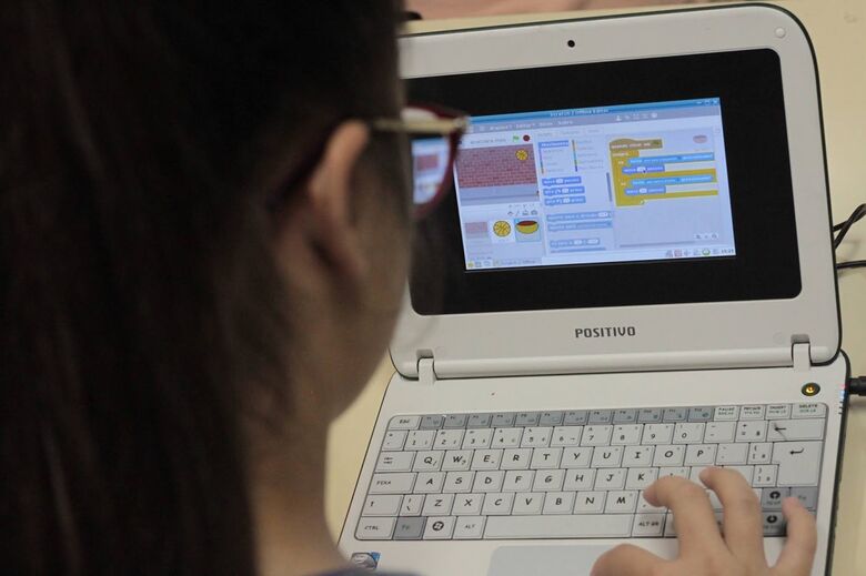 Projeto em São Carlos leva o universo da computação para alunos do ensino fundamental em escolas públicas - Crédito: Talissa Fávero