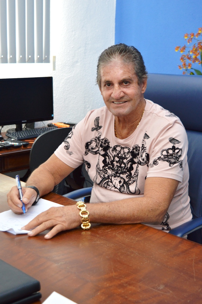 Parrella autoriza pagamento do 13º salário dos servidores -