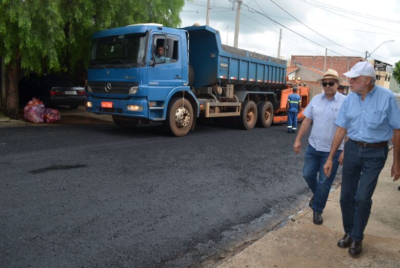 Assinada Ordem de Serviço para recapear mais 24 mil metros quadrados de vias no Cidade Aracy - 