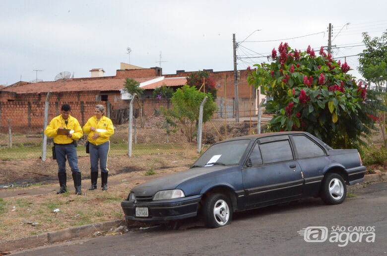 Prefeitura já recolheu sete carros abandonados em ruas de São Carlos - Crédito: Divulgação