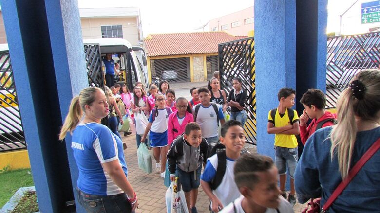 Alunos da rede de ensino de Ibaté voltam às aulas na próxima segunda-feira - Crédito: Divulgação