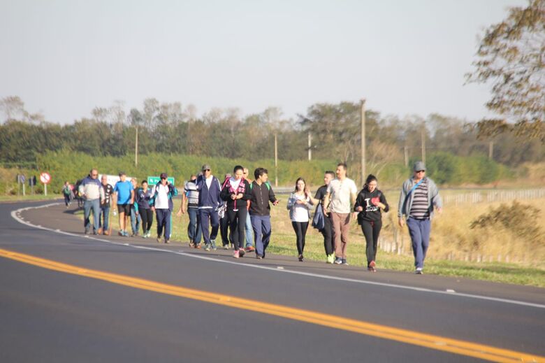Determinação move a fé de peregrinos até à Aparecidinha da Babilônia - Crédito: Maycon Maximino