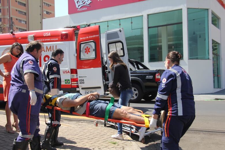 Motorista ‘vara’ pare e causa acidente no centro - Crédito: Maycon Maximino
