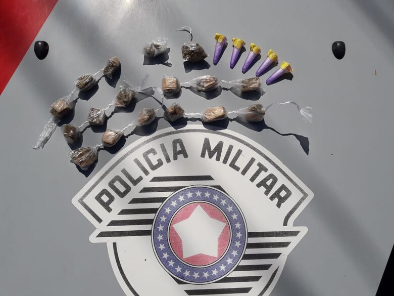 Dupla é flagrada com cocaína e maconha no Aracy - Crédito: Divulgação