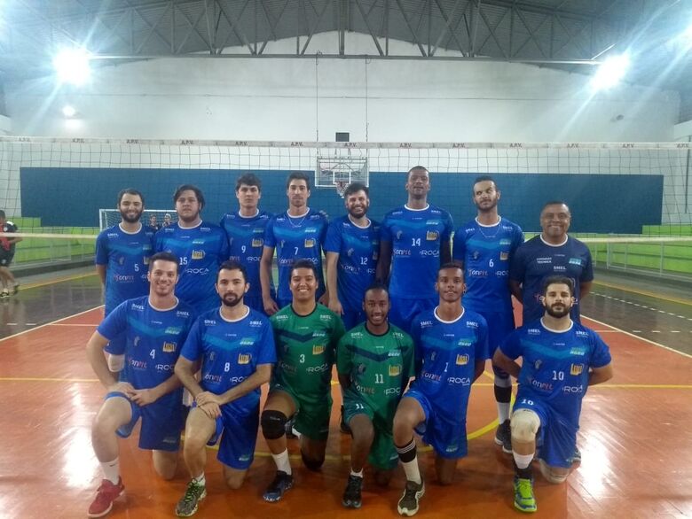 São Carlos vence e mantém chances de classificação na APV - Crédito: Marcos Escrivani