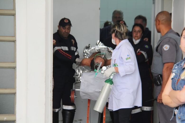 Homem baleado dá entrada na UPA Vila Prado - Crédito: Maycon Maximino