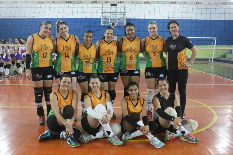Country pega São Carlos Clube B para se aproximar do líder - Crédito: Marcos Escrivani